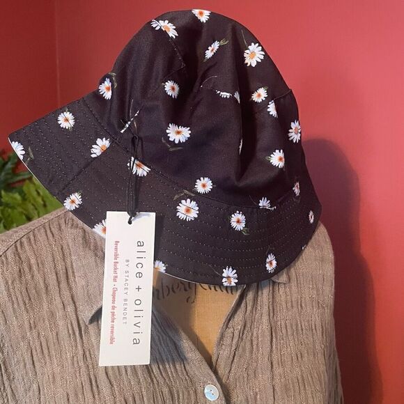 ALICE & OLIVIA | by stacey bendet | reversible bucket hat daisies NWT - Picture 4 of 10
